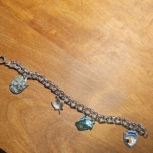 Vintage 🇨🇦 Sterling Silver Charm Bracelet With 4 Canadian Charms